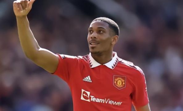 往医疗室进 往医疗室进